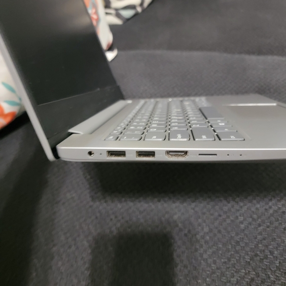 Lenovo IdeaPad 1 14IGL05 14" Laptop Intel Celeron N4020 4GB Ram 64GB - Picture 5 of 8